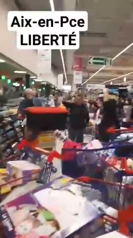 FRA dezoláti nechávajú plne košíky v obchodoch...