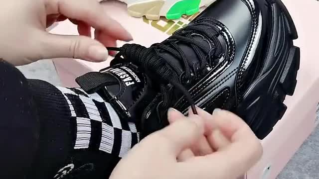 smart way to tie a shoelace