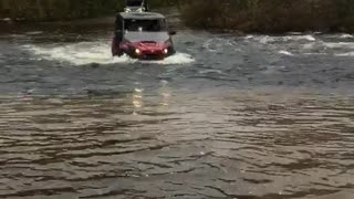 Commander water crossing