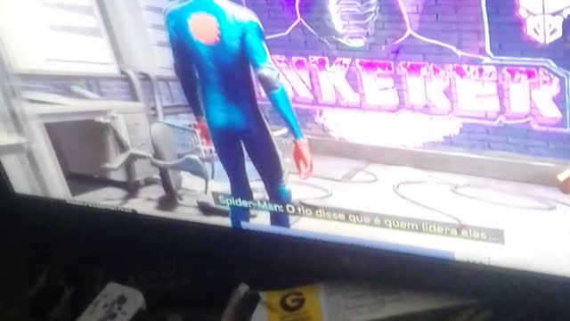 o homem aranha na rua 2