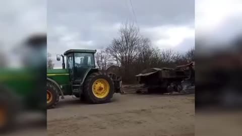 Ukrainian war-Ukrainian villagers and spoils