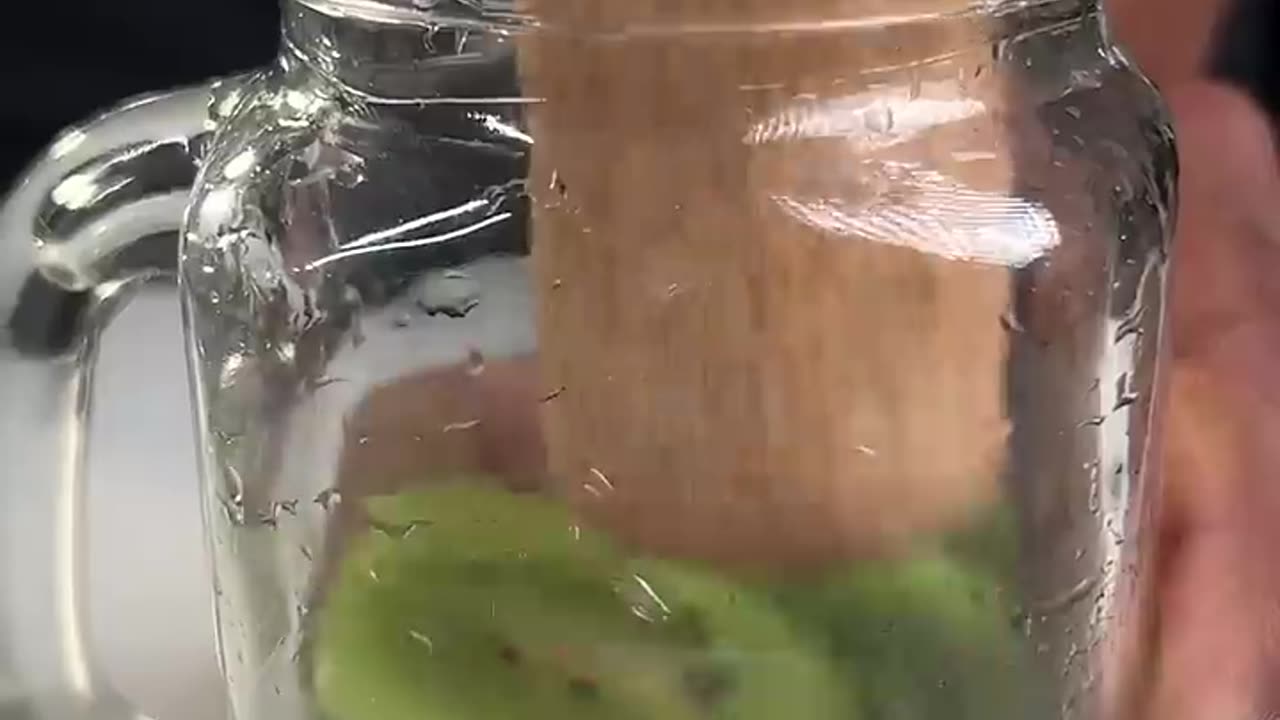 Mixed Juice of Kiwi, Orange, and Blueberry