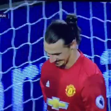 Zlatan Ibrahimovic terrible miss vs Burnley