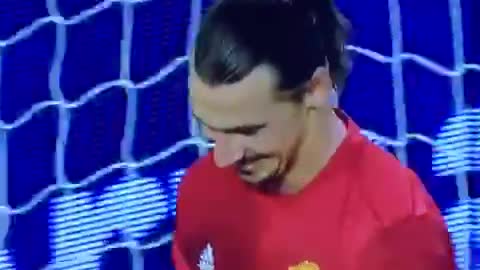 Zlatan Ibrahimovic terrible miss vs Burnley