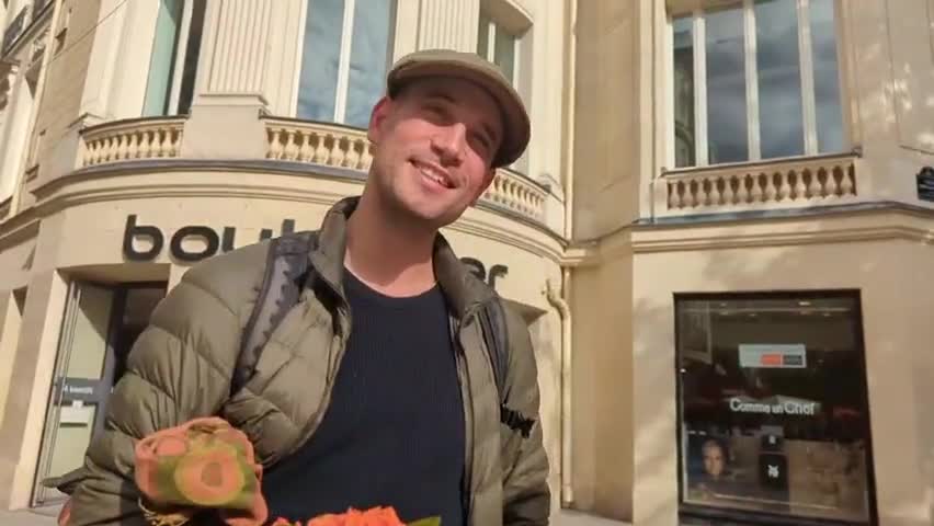 2022-10-20 (3) - Quel est ton nom ? - Twitch Decheterie (clip)