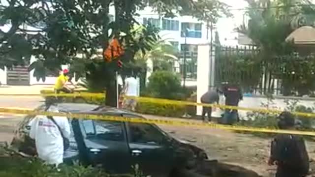 Carro se accidentó en Bucaramanga luego que el conductor recibiera un balazo en una pierna