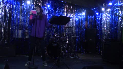 ag does stand up comedy @ twin kegs2