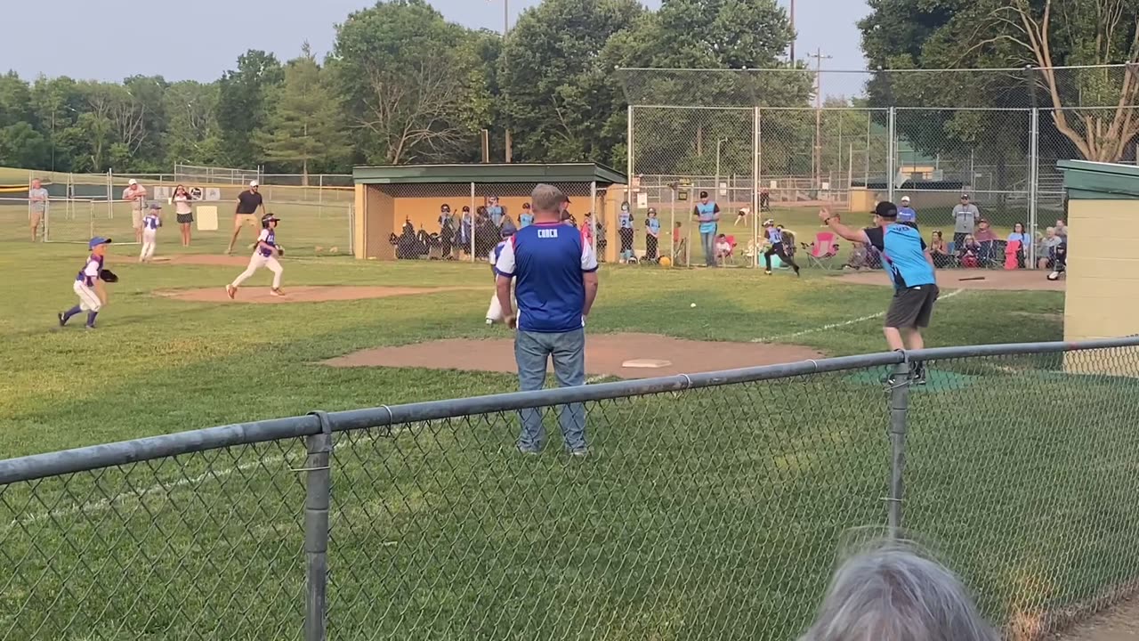 Blue jays vs marlins. (Little league baseball)