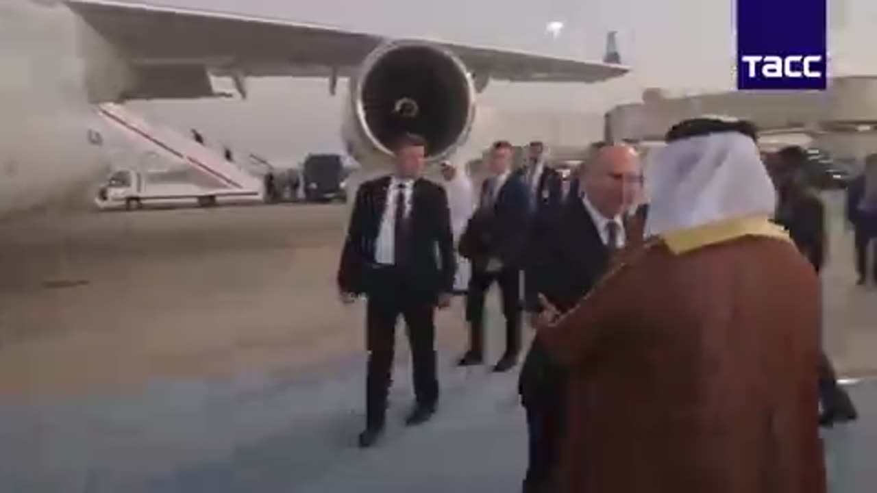 🇷🇺🤝🇦🇪 Abu Dhabi: guard of honor for President Vladimir Putin