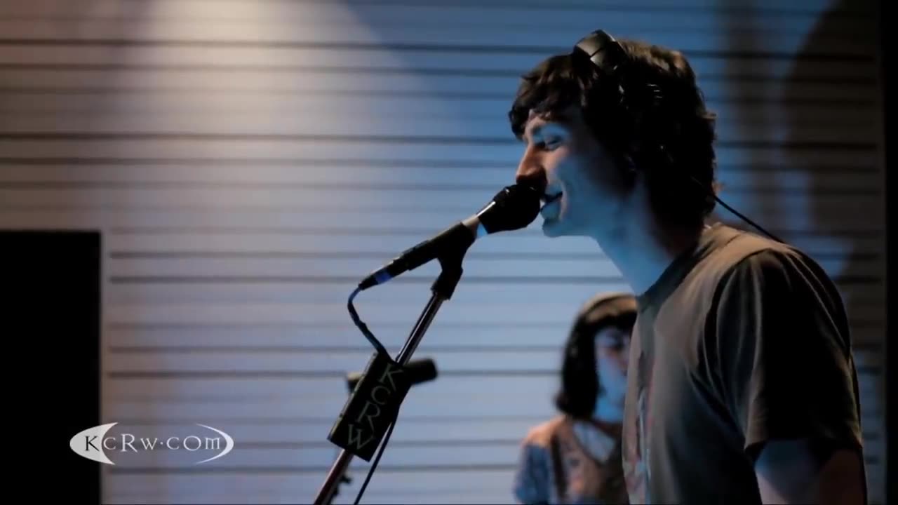 Gotye performing "Somebody That I Used To Know" Live on KCRW