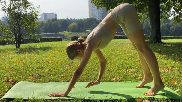 Hot Girl Beautiful Yoga Full Body