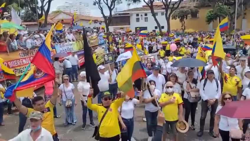 Cientos de personas salieron en Bucaramanga a manifestarse