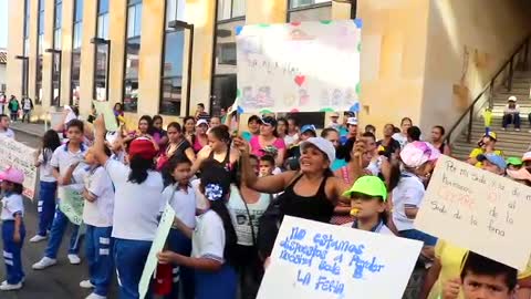 Cerca de 500 niños del barrio La Feria de Bucaramanga se quedarían sin colegio