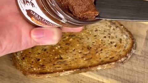 I literally eat nut butter with mushed in banana all the time 🥜🍌