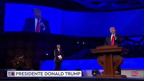 Donald Trump receives love from patriots at First Baptist Church in Dallas, TX