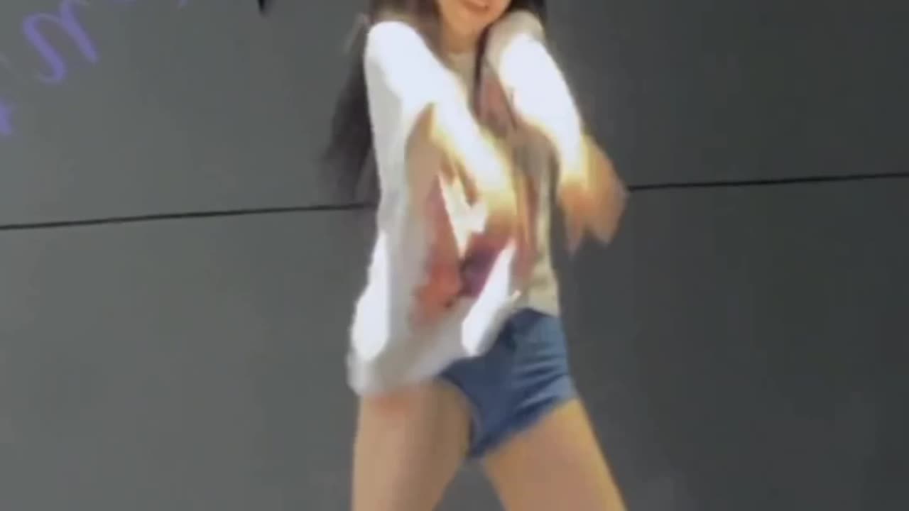 #dance #trending #trendingshorts #shortsvideo