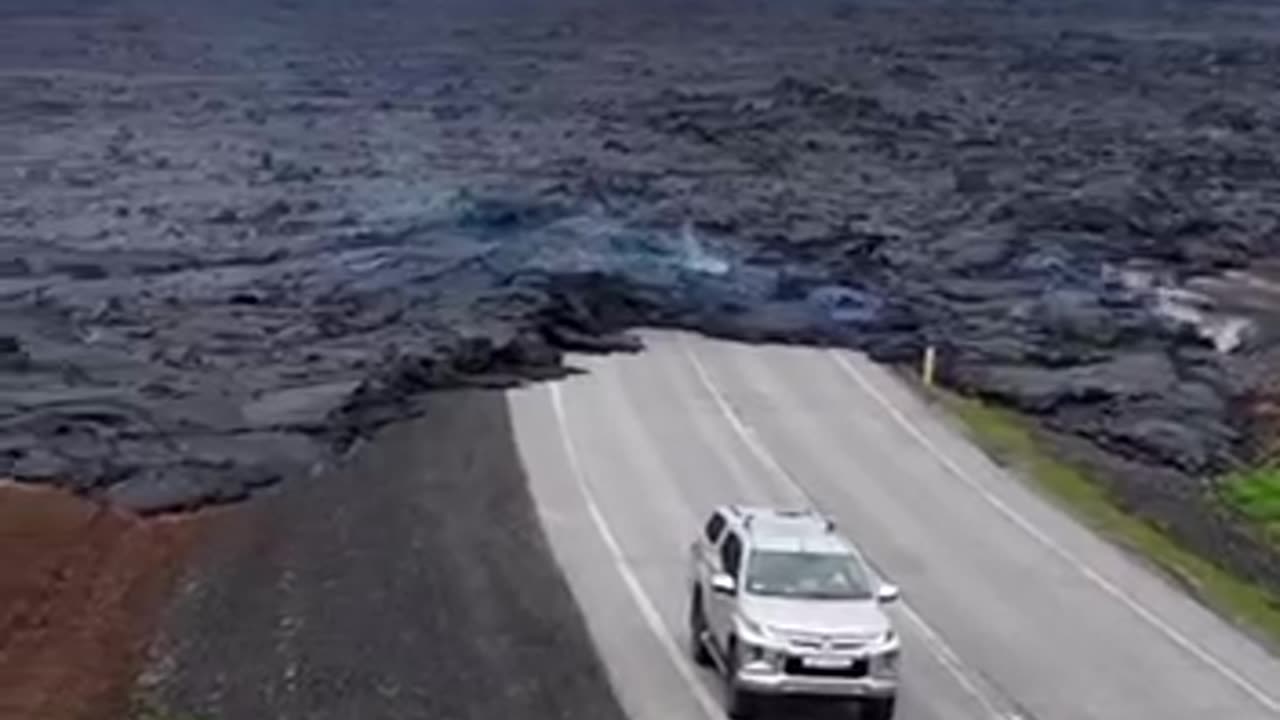 Iceland volcanic eruption 😱