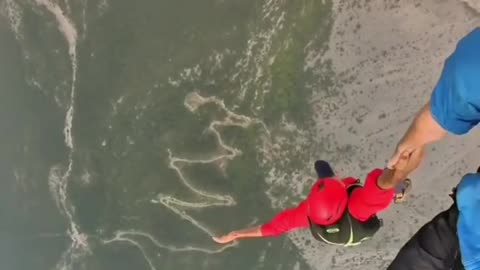 Alpine skydiving challenge