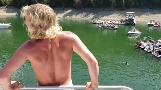 Jumping off Houseboat @ Lake Cumberland