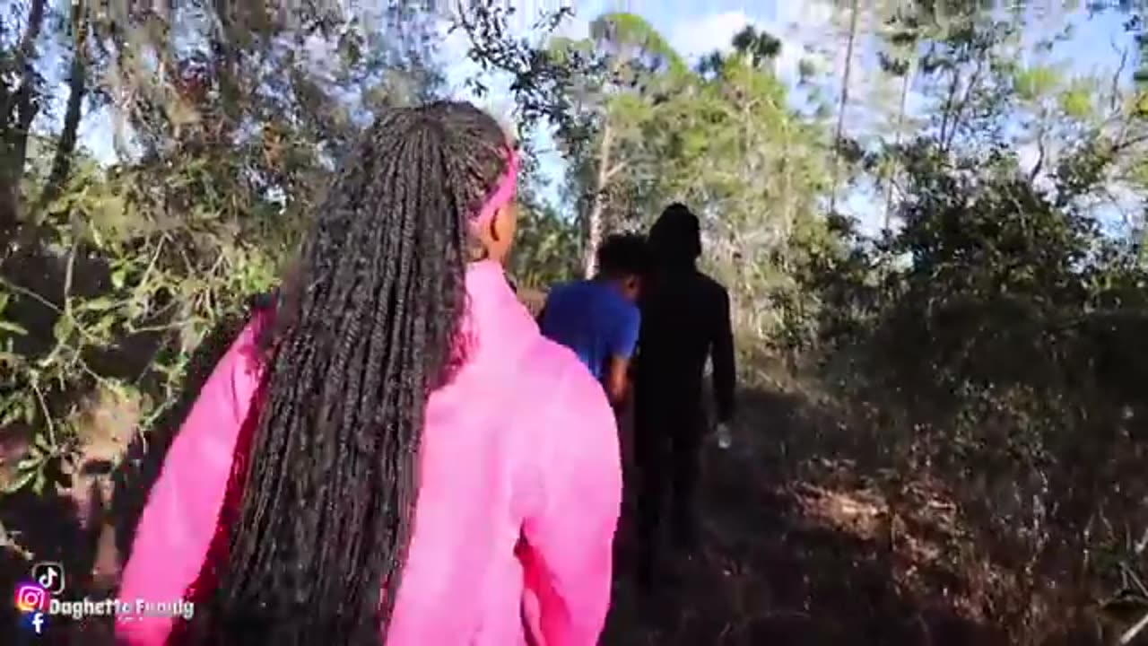 A CREEPY CLOWN KIDNAPPED MIKAYLA IN THE WOODS *SCARY*