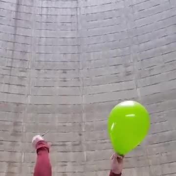 The reason why the sound of lightning can be heard and resounded so