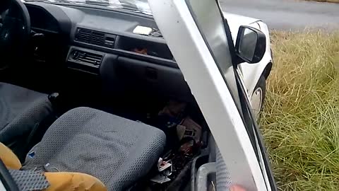 2017-10-06 - Détruire un nid de guêpes sans insecticide. - Youtube
