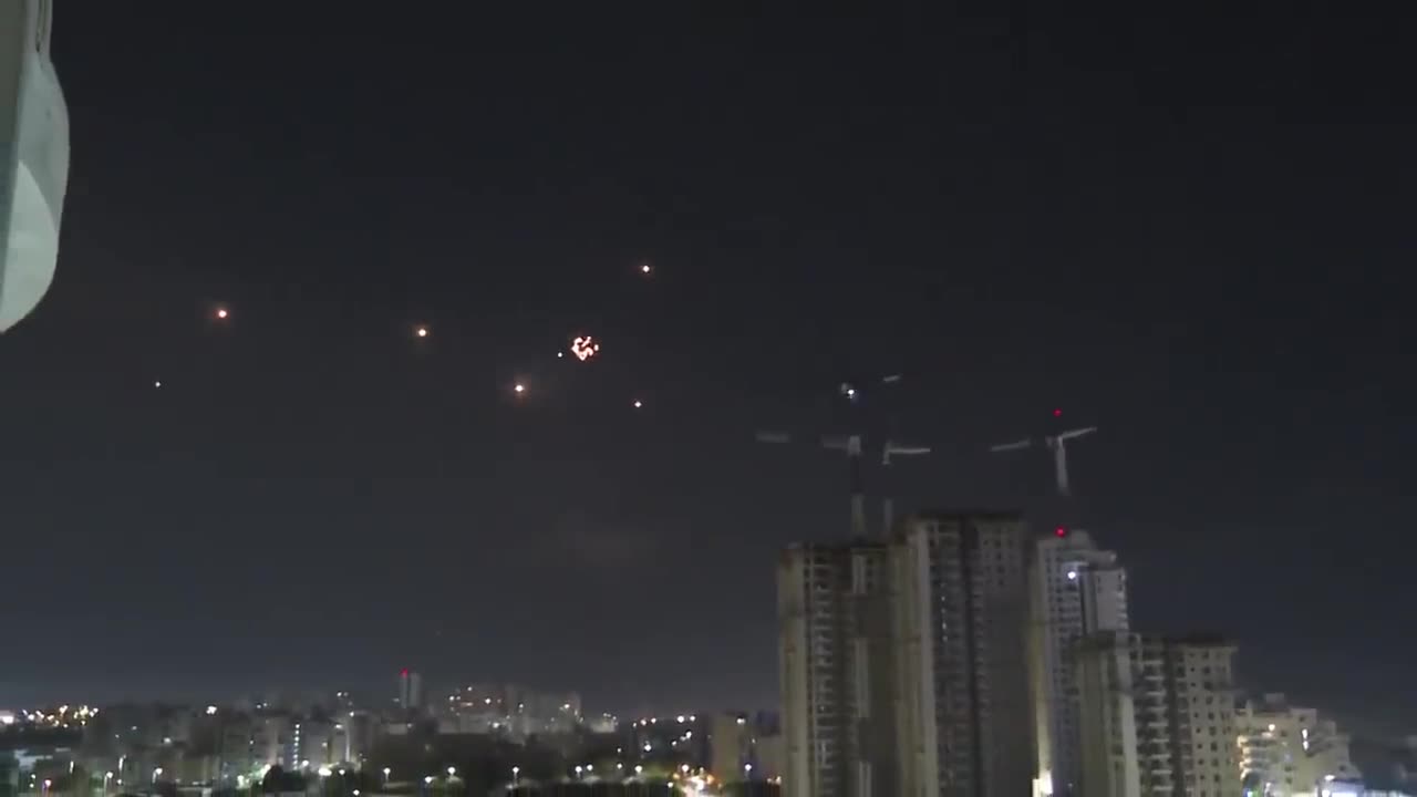 footage captures Israel's Iron Dome as it intercepts rockets fired from Gaza. 🇮🇱🇵🇸