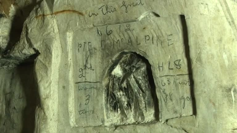 Hundreds of engravings by WWI soldiers surface from French underground