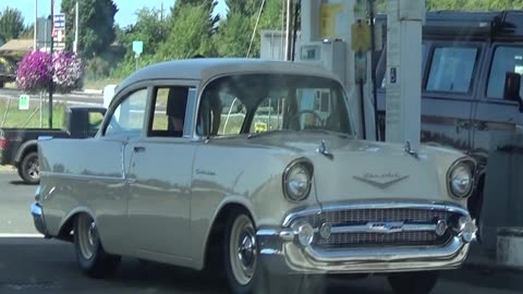 Awsome 1953 Chevy La Belle Car