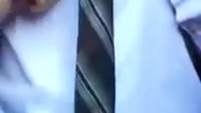 Hazlo tú mismo: ¡Aprende a atar un nudo de corbata básico!