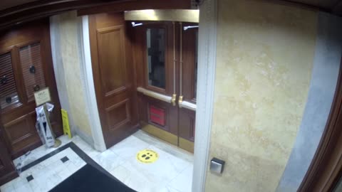0181USCH01SouthDoorVestibule_2021-01-05_19h40min01s837ms.mp4