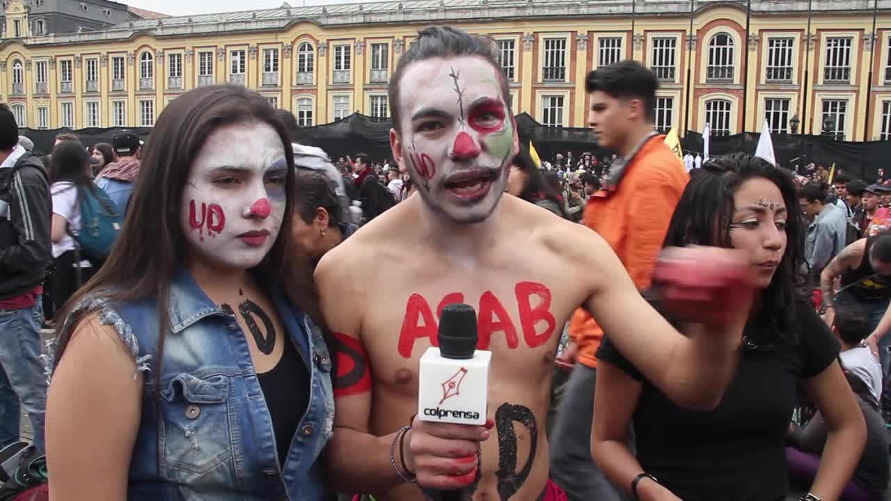 Multitudinarias marchas en Colombia reclamando al Gobierno un aumento al presupuesto de la educación