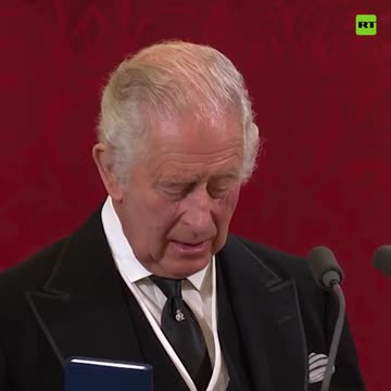 Carlo III viene ufficialmente proclamato nuovo monarca della Gran Bretagna.Il monarca 73enne ha ereditato immediatamente il trono dopo la morte della madre,la regina Elisabetta II,avvenuta giovedì 8 settembre 2022 all'età di 96 anni.