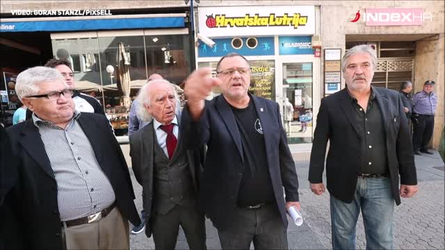 Dražen Keleminec održao konferenciju ispred Srpskog narodnog vijeća