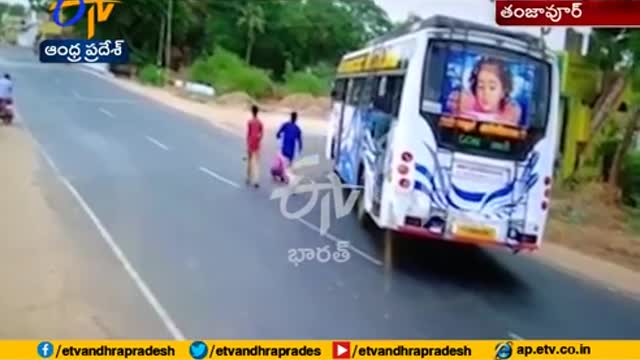 Woman Escaped from Road Accident, Thanjavur, Tamil Nadu