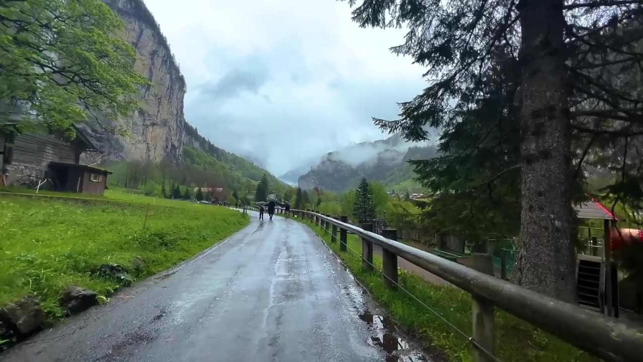 Lauterbrunnen trip during rain| swizerland