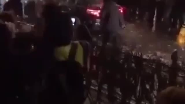 Macron Auto Manifestanti