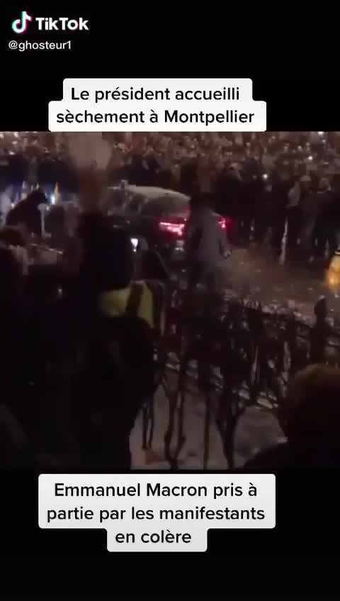 Macron Auto Manifestanti