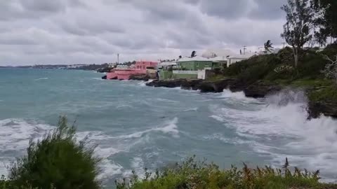 Bermuda Category hurricane and high waves