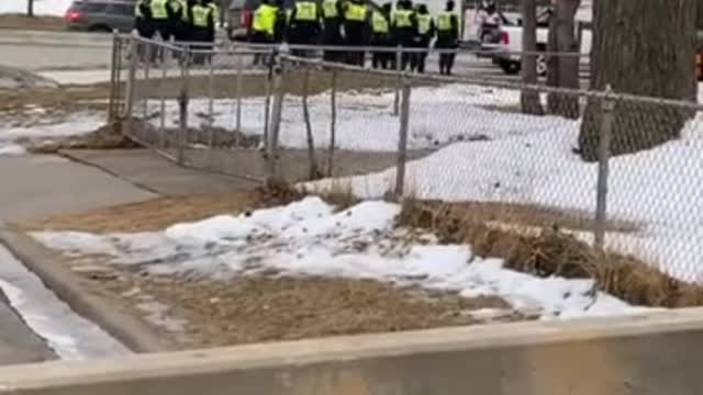 Border protest: Second major police push at Ambassador Bridge; some arrested. Freedom convoy 2022