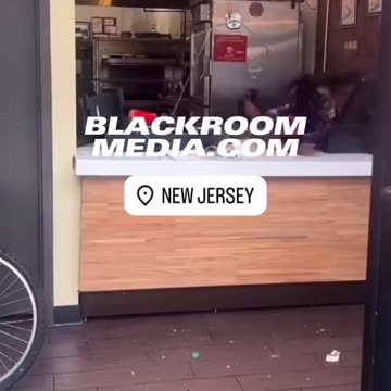 Man goes berserk inside Pizza Hut