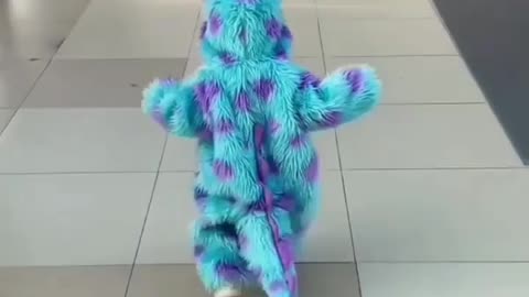 Funny walking 😆😅