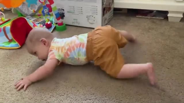 Almost crawling! Kaz 9 months_batch
