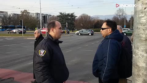 Prolaznicima onemogućen prijelaz zebre kod novog kipa Tuđmana