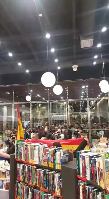 Iglesias prueba de su propia medicina: Los "fuera coleta" de la resistencia en Cataluña