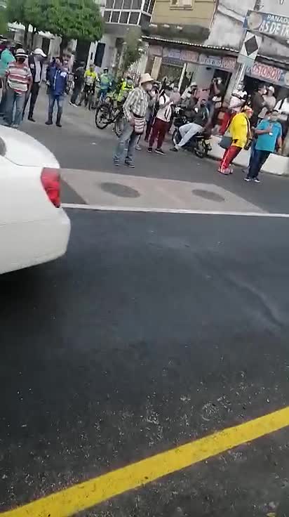 Avanza protesta en rechazo a peaje en La Lizama