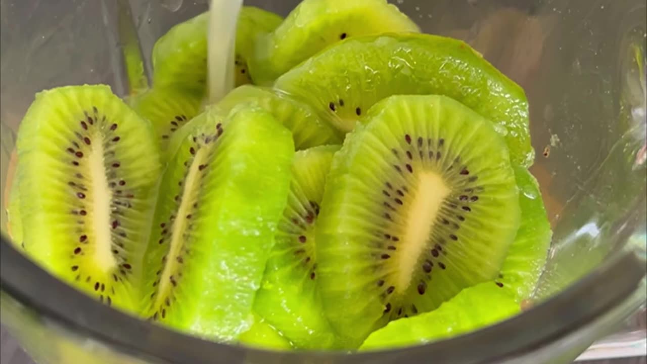 The Incredible Health Benefits of Kiwi and Pineapple Juice #4