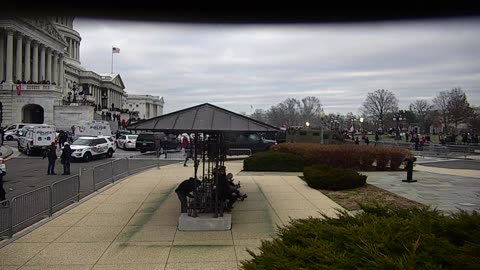 0675USCG00HousePlaza_2021-01-06_15h56min38s017ms.mp4