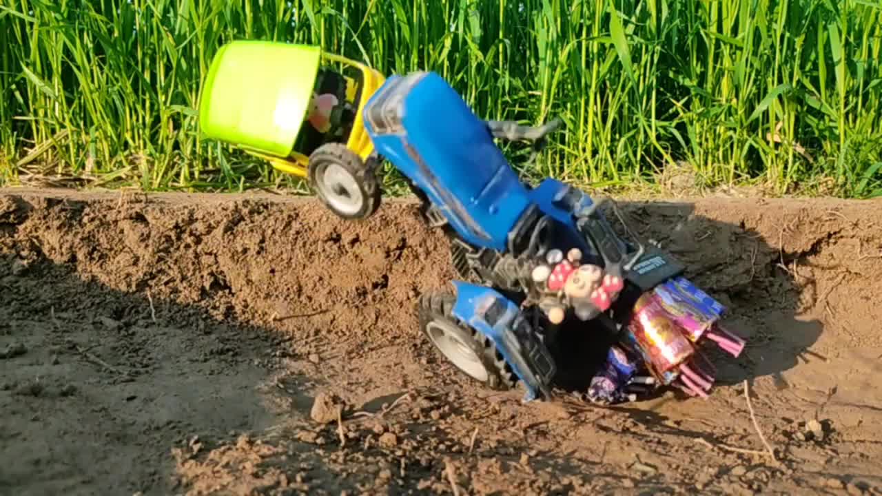 Autorickshaw and Tractor Accident