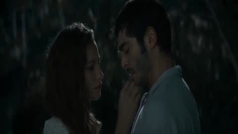 Shahmaran Kiss Scenes - Sahsu and Maran (Serenay Sarikaya and Burak Deniz)